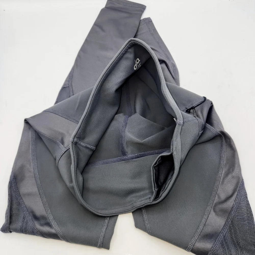 ALO YOGA VITALITY LEGGING LIVELY LACE IN SLATE GLOSSY SIZE XS